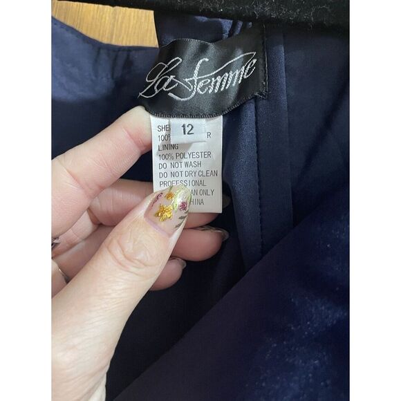 LA FEMME Surplice Off the Shoulder Column Gown in Navy Blue 12 - Picture 6 of 8